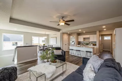 Entry Way - White Oak Ln, Granger, IA 50109 photo 1 of 3