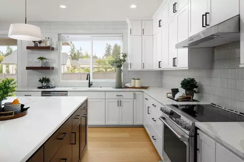 Kitchen - 7166 91st St E, Puyallup, WA 98371 photo 2 of 3