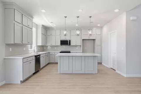 Kitchen - 324 Shaker Dr, Vacaville, CA 95687 photo 2 of 2