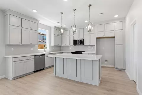Kitchen - 324 Shaker Dr, Vacaville, CA 95687 photo 1 of 2