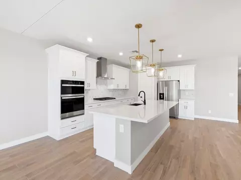 Kitchen - 1069 W Haynes Way, Apache Junction, AZ 85120 photo 4 of 8
