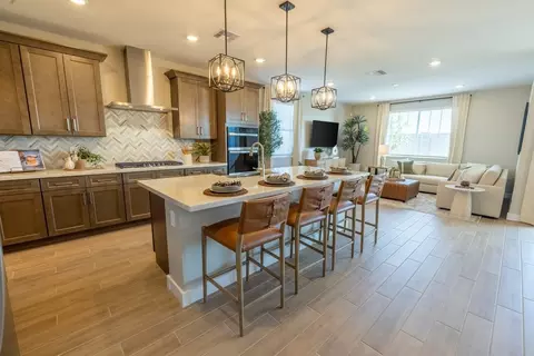 Kitchen - 1069 W Haynes Way, Apache Junction, AZ 85120 photo 6 of 8