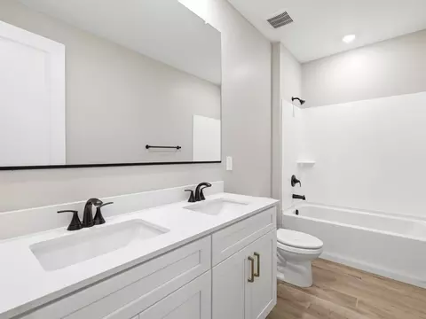 Bath - 1069 W Haynes Way, Apache Junction, AZ 85120 photo 4 of 7
