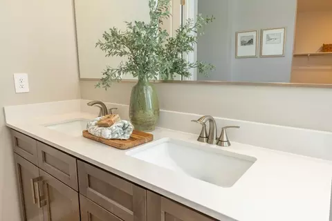 Bath - 1069 W Haynes Way, Apache Junction, AZ 85120 photo 7 of 7