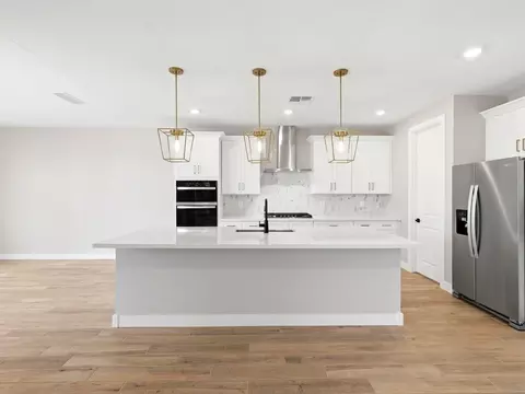 Kitchen - 1069 W Haynes Way, Apache Junction, AZ 85120 photo 5 of 8
