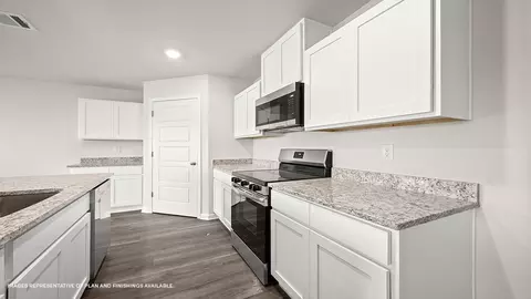 Kitchen - 12581 Foxglove Ave, Walker, LA 70785 photo 2 of 4