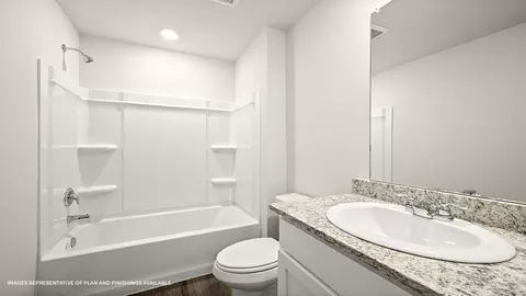 Bath - 12581 Foxglove Ave, Walker, LA 70785 photo 2 of 3