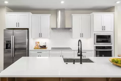 Kitchen - 2133 Summit Way SE, Washington, DC 20020 photo 3 of 5
