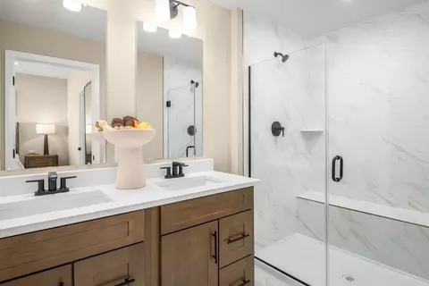 Bath - 2133 Summit Way SE, Washington, DC 20020 photo 1 of 5