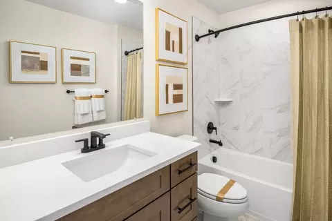 Bath - 2133 Summit Way SE, Washington, DC 20020 photo 4 of 5