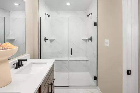 Bath - 2133 Summit Way SE, Washington, DC 20020 photo 2 of 5