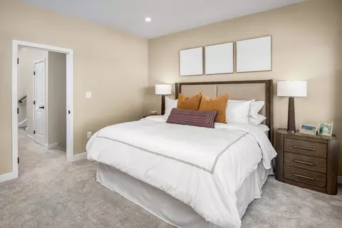 Bedroom - 2133 Summit Way SE, Washington, DC 20020 photo 2 of 5
