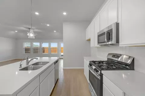 Kitchen - 5100 Edge Way, Argyle, TX 76226 photo 1 of 5