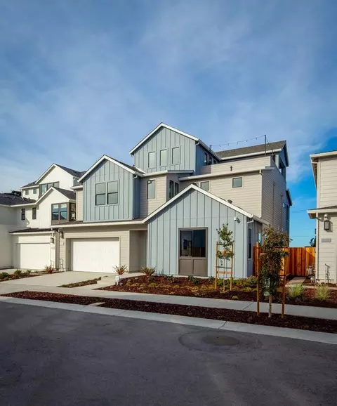 Exterior - 2301 Sanderling Ave, Marina, CA 93933 photo 2 of 10