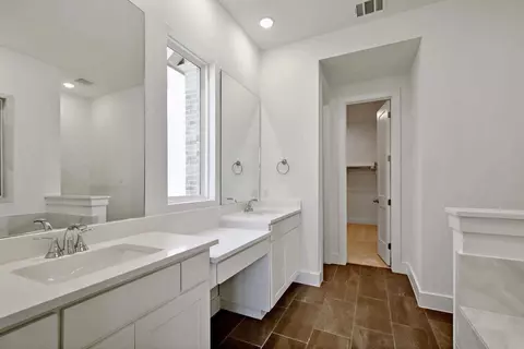 Bath - 325 Vale Run, Kyle, TX 78640 photo 1 of 3