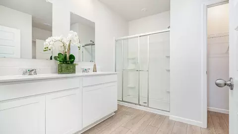 Bath - 1422 NE 8th St, Okeechobee, FL 34972 photo 2 of 2