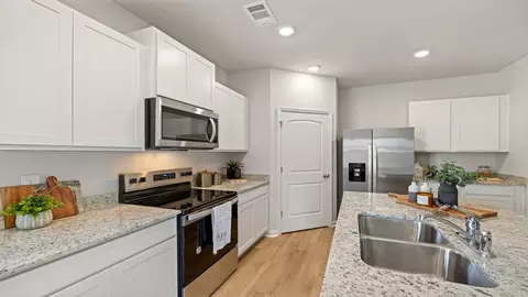 Kitchen - 247 Philadelphia Rd, Jasper, GA 30143 photo 3 of 4