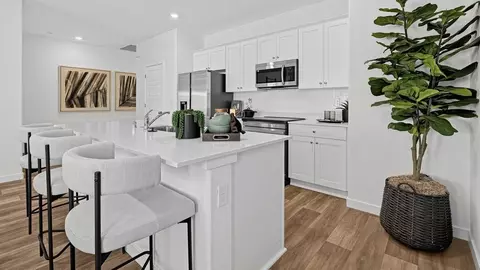Kitchen - 1703 Edward Pl, Dinuba, CA 93618 photo 2 of 4