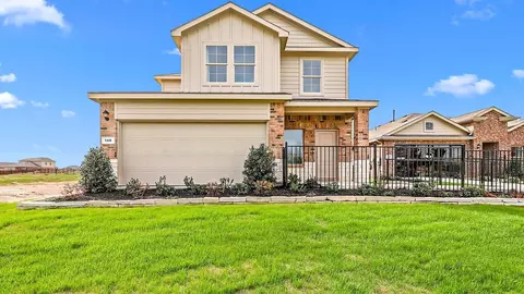 110 Road Runner Way, Newark, TX 76071