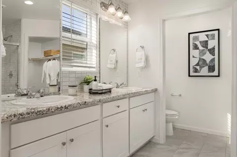 Bath - 1230 Bishop Dr, Tulare, CA 93274 photo 1 of 3