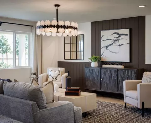 Living - 1230 Bishop Dr, Tulare, CA 93274 photo 2 of 4