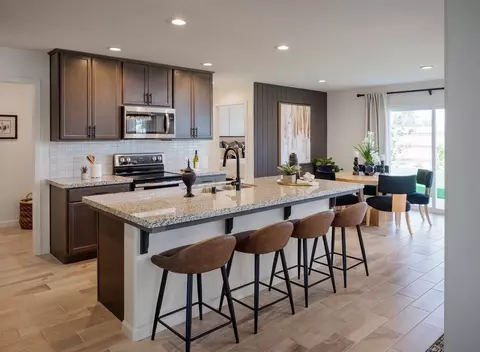 Kitchen - 1230 Bishop Dr, Tulare, CA 93274 photo 3 of 5