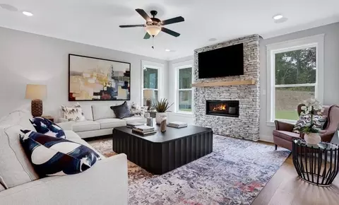 Living - 300 Lomond Loop, Chesapeake, VA 23322 photo 5 of 5