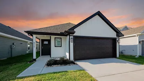 9213 Crestone Peak Dr, Willis, TX 77318
