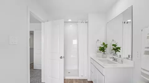 Bath - 1122 Celosia Loop, Kyle, TX 78640 photo 5 of 7