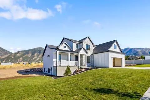 Exterior - 600 S 250 E, Hyde Park, UT 84318 photo 7 of 11