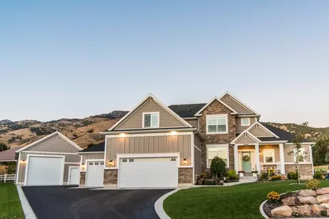 Exterior - 600 S 250 E, Hyde Park, UT 84318 photo 4 of 11
