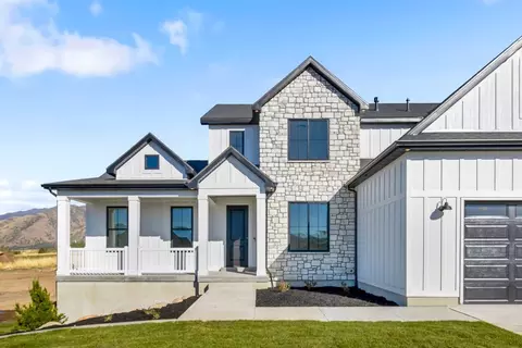 Exterior - 600 S 250 E, Hyde Park, UT 84318 photo 6 of 11