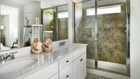 Bath - 3402 N Buchanan Way, Aurora, CO 80019 photo 2 of 4