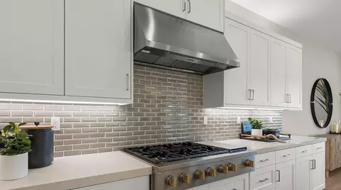Kitchen - 728 Ledgestone Dr, Santa Paula, CA 93060 photo 6 of 6