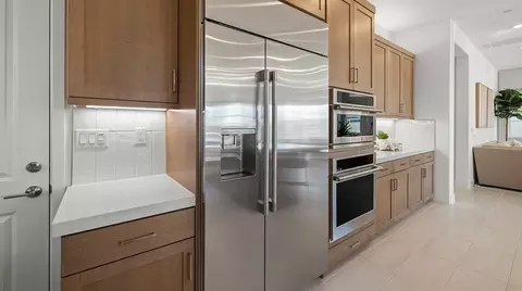 Kitchen - 728 Ledgestone Dr, Santa Paula, CA 93060 photo 5 of 6