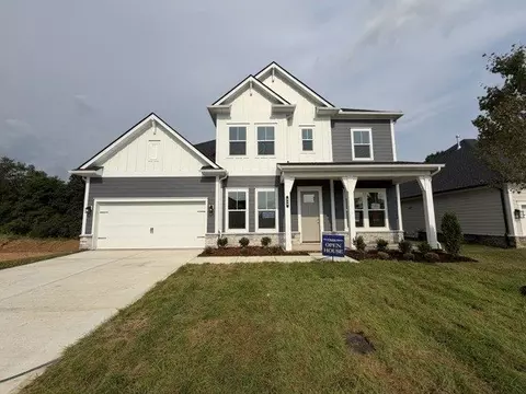 840 Drivers Cir, Columbia, TN 38401