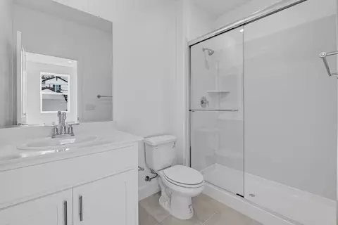 Bath - 6362 Benchmark Dr, Roseville, CA 95747 photo 1 of 8