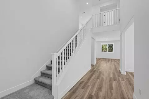 Entry Way - 6362 Benchmark Dr, Roseville, CA 95747 photo 2 of 7