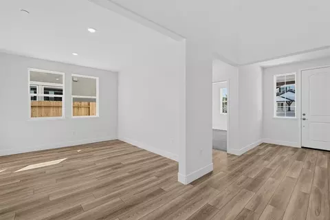 Living - 6362 Benchmark Dr, Roseville, CA 95747 photo 1 of 8
