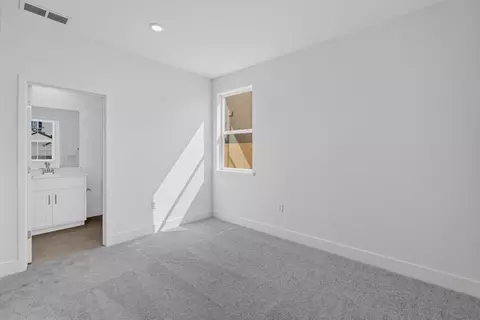 Bedroom - 6362 Benchmark Dr, Roseville, CA 95747 photo 1 of 20