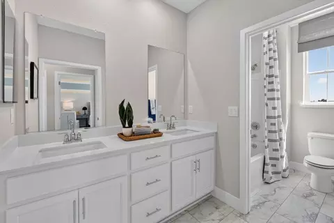 Bath - 6362 Benchmark Dr, Roseville, CA 95747 photo 8 of 8