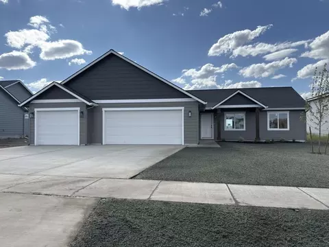 11723 N Simmons Ln, Rathdrum, ID 83858