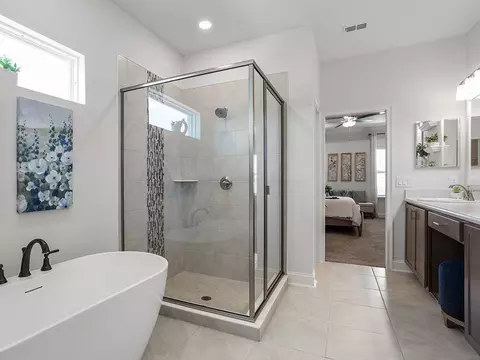 Bath - 6914 163rd Dr E, Parrish, FL 34219 photo 3 of 3