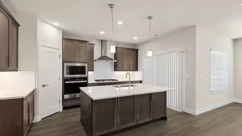 Kitchen - 19420 39th Ave SE, Bothell, WA 98012 photo 1 of 9