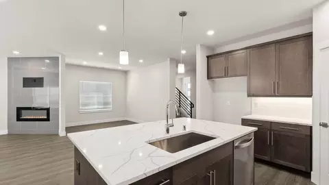 Kitchen - 19420 39th Ave SE, Bothell, WA 98012 photo 4 of 9