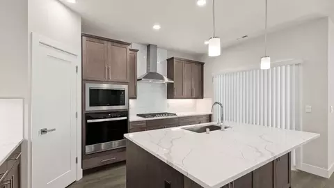 Kitchen - 19420 39th Ave SE, Bothell, WA 98012 photo 5 of 9
