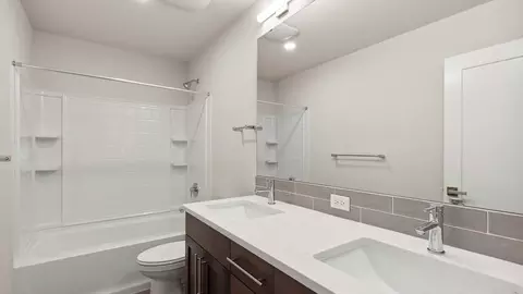 Bath - 19420 39th Ave SE, Bothell, WA 98012 photo 1 of 5