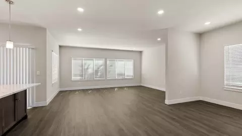 Living - 19420 39th Ave SE, Bothell, WA 98012 photo 1 of 4