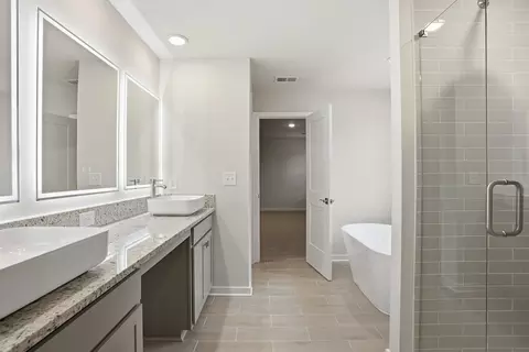 Bath - 94 Jacoby Dr, Fairburn, GA 30213 photo 2 of 7