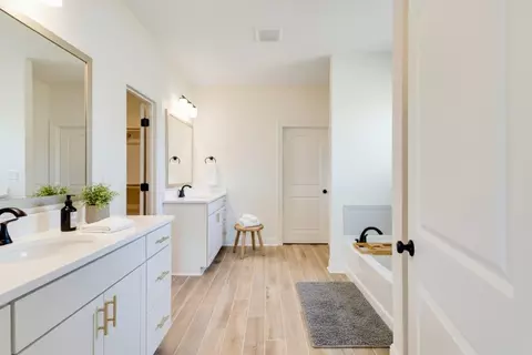 Entry Way - 370 Saw Grass Loop, Covington, LA 70435 photo 1 of 2